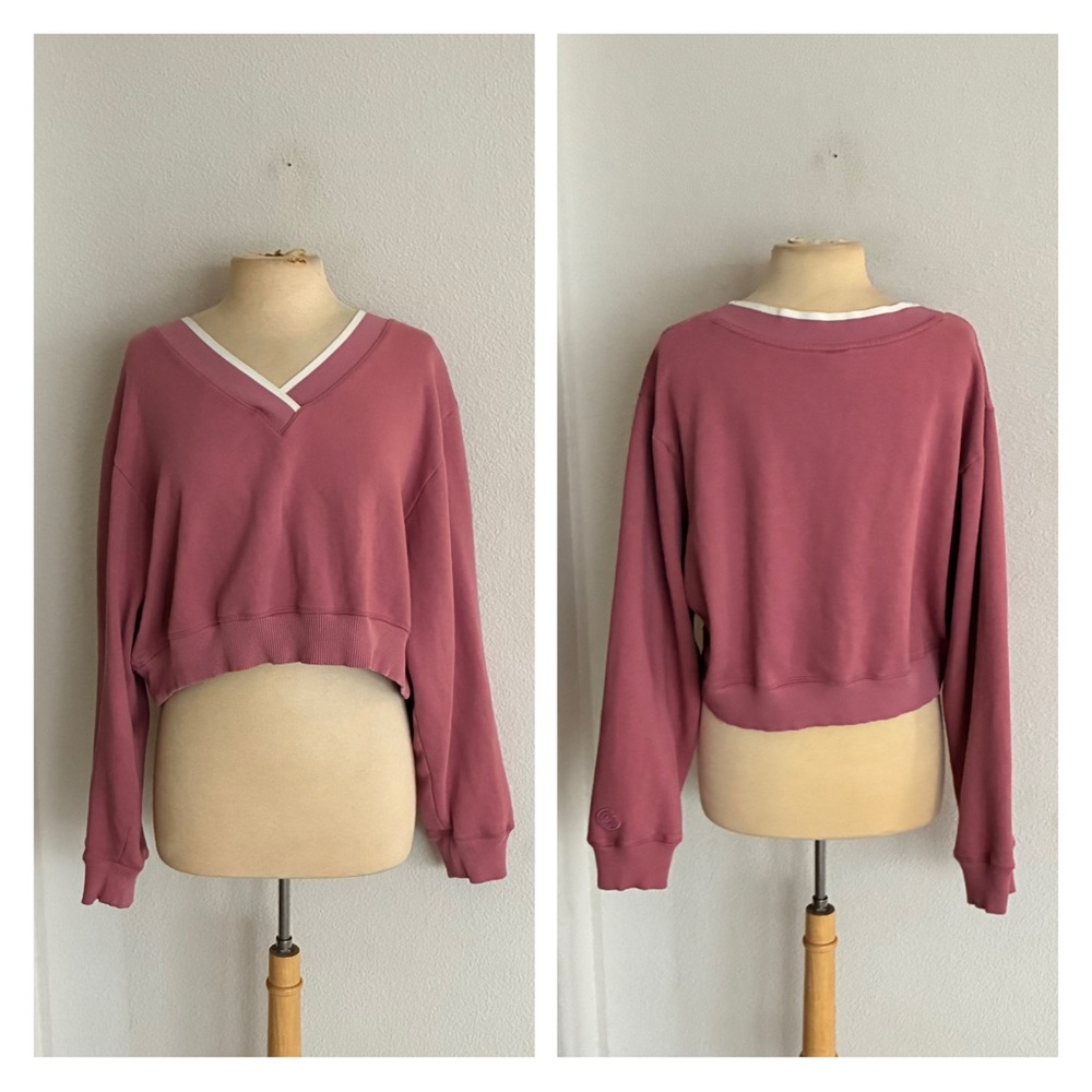 VS PINK cropped sweatshirt